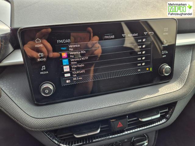 Skoda Fabia 1.0 TSI 95PS Selection 5-t&uuml;rig R&uuml;ckf.Kamera Parksensoren Sitzheizung Multifunktionslenkrad Klima Skoda-Radio Bluetooth Touchscreen Tempomat Nebelsch. Apple CarPlay + Android Auto 