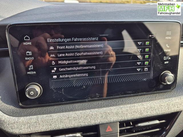 Skoda Kamiq 1.0 TSI 115PS DSG Selection AHK R&uuml;ckf.Kamera PDC v+h Sitzheizung Klimaautomatik Skoda-Radio Apple CarPlay + Android Auto Tempomat Garantieverl&auml;ngerung 16"LM 