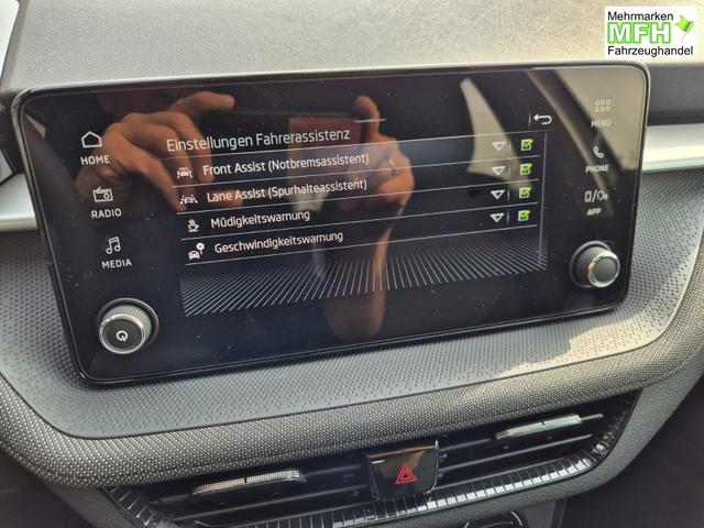 Skoda Fabia 1.0 TSI 95PS Selection 5-t&uuml;rig R&uuml;ckf.Kamera Parksensoren Sitzheizung Multifunktionslenkrad Klima Skoda-Radio Bluetooth Touchscreen Tempomat Nebelsch. Apple CarPlay + Android Auto 