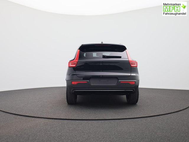 Volvo XC40 2.0 Black Edition Plus B4 Mild-Hybrid 197PS Automatik elektr. PanoDach R&uuml;ckf.Kamera PDC v+h ACC el.Heckklappe Harma/Kadon-Sound Klimaautomatik Sitzheizung Lenkradheizung Apple CarPlay Android Auto 20-LM 