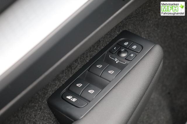 Volvo XC40 2.0 Black Edition Plus B4 Mild-Hybrid 197PS Automatik elektr. PanoDach R&uuml;ckf.Kamera PDC v+h ACC el.Heckklappe Harma/Kadon-Sound Klimaautomatik Sitzheizung Lenkradheizung Apple CarPlay Android Auto 20-LM 