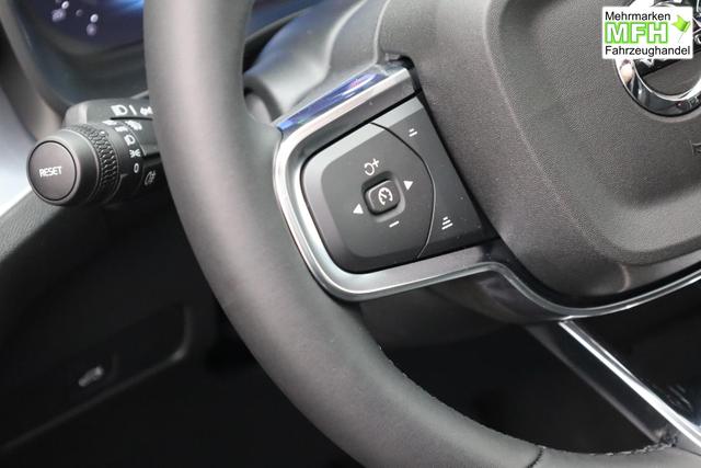 Volvo XC40 2.0 Black Edition Plus B4 Mild-Hybrid 197PS Automatik elektr. PanoDach R&uuml;ckf.Kamera PDC v+h ACC el.Heckklappe Harma/Kadon-Sound Klimaautomatik Sitzheizung Lenkradheizung Apple CarPlay Android Auto 20-LM 