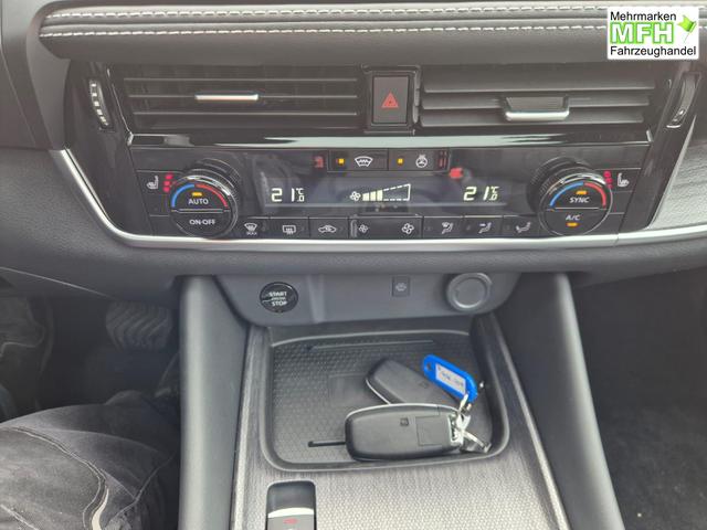 Nissan Qashqai 1.3 DIG-T MHEV 158 PS X-Tronic Tekna Voll-Leder Klimaautomatik PanoGlasdach Sitzheizung Lenkradheizung Navi Head-Up Display elektr. Heckklappe ACC PDC v+h 360&deg;Kamera DAB Bluetooth Touchscreen Apple CarPlay Android Auto 19"LM 