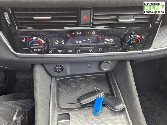 Nissan Qashqai 1.3 DIG-T MHEV 158 PS X-Tronic Tekna Premium Paket 20"LM Teil-Leder PanoGlasdach Klimaautomatik Sitzheizung Lenkradheizung Navi Head-Up Display elektr. Heckklappe ACC PDC v+h 360&deg;Kamera DAB Bluetooth Touchscreen Apple CarPlay Android Auto 