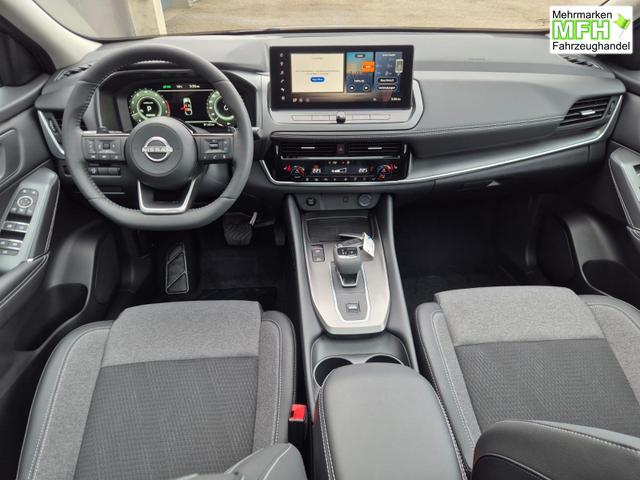 Nissan Qashqai 1.3 DIG-T MHEV 158 PS X-Tronic N-Connecta Teil-Leder PanoGlasdach Klimaautomatik Sitzheizung Lenkradheizung Navi ACC PDC v+h 360&deg;Kamera DAB Bluetooth Touchscreen Apple CarPlay Android Auto 18"LM 