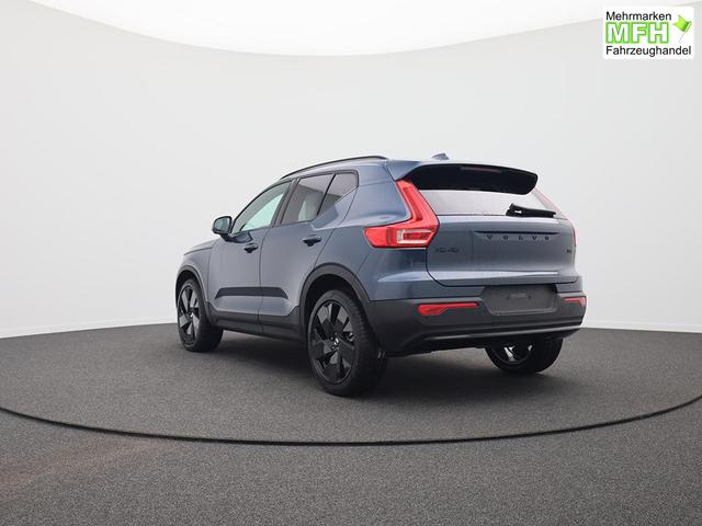 Volvo XC40 2.0 Black Edition Plus B4 Mild-Hybrid 197PS Automatik elektr. PanoDach R&uuml;ckf.Kamera PDC v+h ACC el.Heckklappe Harman/Kardon-Sound Klimaautomatik Sitzheizung Lenkradheizung Apple CarPlay Android Auto 20-LM 