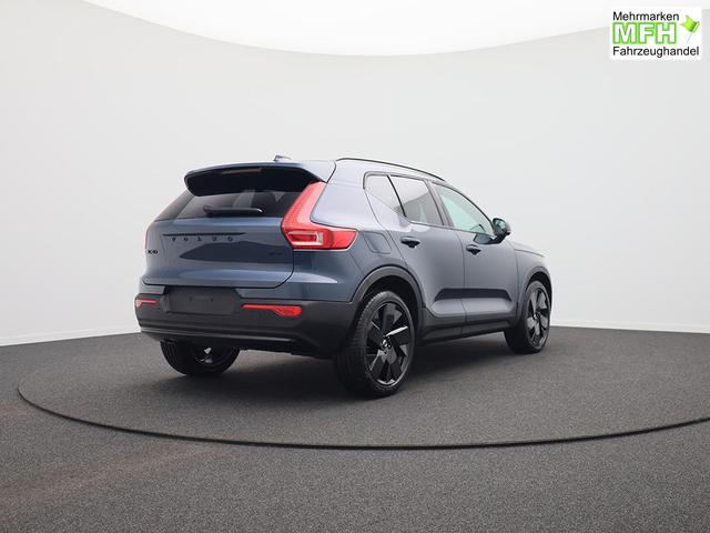 Volvo XC40 2.0 Black Edition Plus B4 Mild-Hybrid 197PS Automatik elektr. PanoDach R&uuml;ckf.Kamera PDC v+h ACC el.Heckklappe Harman/Kardon-Sound Klimaautomatik Sitzheizung Lenkradheizung Apple CarPlay Android Auto 20-LM 