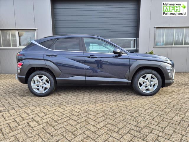 Hyundai KONA Trend 1.6 T-GDI 150PS Automatik MY2026 Voll-LED-Projektionsscheinw. mit LED-Lichtband Sitzheizung v+h Lenkradheizung ACC Klimaautomatik Navi Touchscreen DAB+ Apple CarPlay + Android Auto PDC R&uuml;ckf.Kamera 2xKeyless 17-LM 