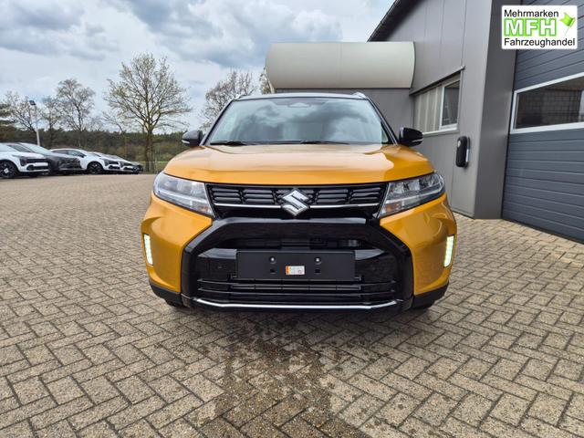Suzuki Vitara Comfort+ 110PS Automatik MHEV 1.4 Boosterjet Teilleder Navi Klimaautomatik Sitzheizung ACC PDC v+h R&uuml;ckf.Kamera Suzuki-Radio Apple CarPlay Android Auto Touchscreen 2xKeyless 17-LM 