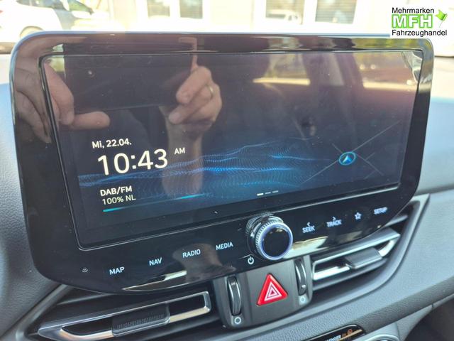 Hyundai i30 Kombi 1.5 T-GDI 150PS Automatik Trend Sitzheizung Lenkradheizung Klimaautomatik PDC v+h R&uuml;ckf.Kamera Navi Apple CarPlay + Android Auto 16"LM 