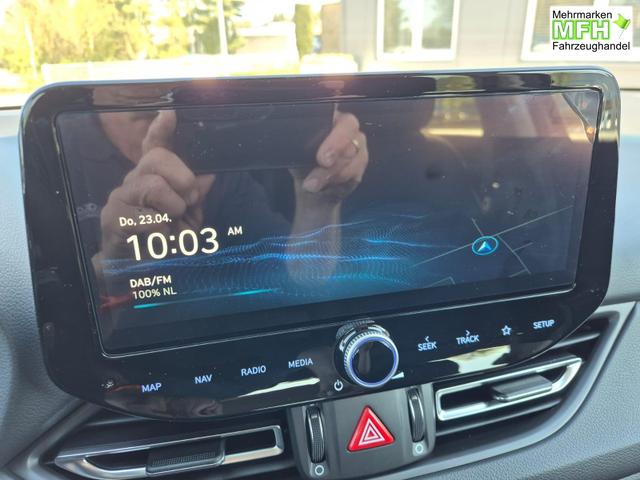 Hyundai i30 Kombi 1.5 T-GDI 150PS Automatik Trend Sitzheizung Lenkradheizung Klimaautomatik PDC v+h R&uuml;ckf.Kamera Navi Apple CarPlay + Android Auto 16"LM 