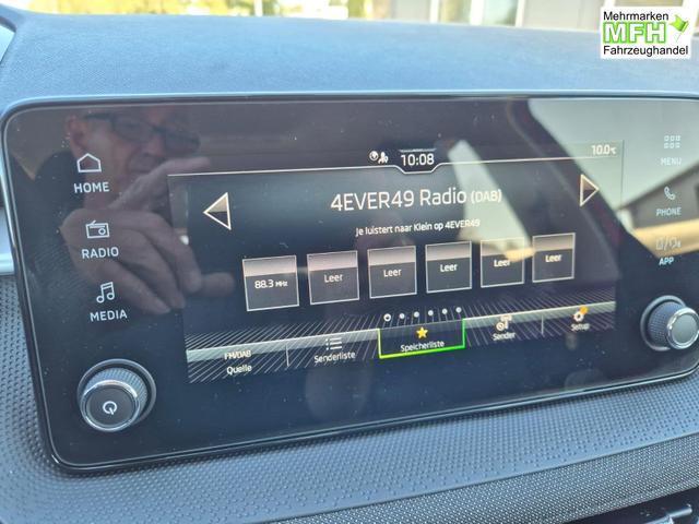 Skoda Fabia 1.0 TSI 95PS Selection 5-t&uuml;rig R&uuml;ckf.Kamera Parksensoren Sitzheizung Multifunktionslenkrad Klima Skoda-Radio Bluetooth Touchscreen Tempomat Nebelsch. Apple CarPlay + Android Auto 