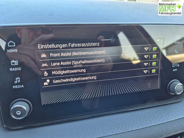 Skoda Fabia 1.0 TSI 95PS Selection 5-t&uuml;rig R&uuml;ckf.Kamera Parksensoren Sitzheizung Multifunktionslenkrad Klima Skoda-Radio Bluetooth Touchscreen Tempomat Nebelsch. Apple CarPlay + Android Auto 