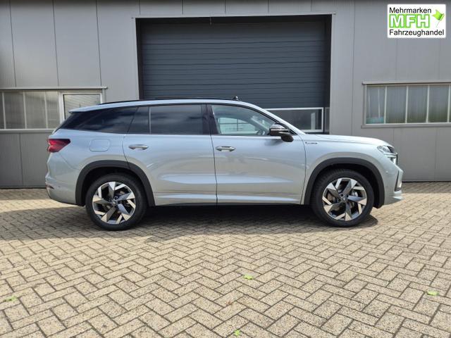 Skoda Kodiaq Sportline 1.5 TSI 204PS PHEV DSG schwenkb. AHK elektr. PanoDach HUD Alcantara PDC v+h 360&deg;Kamera CANTON Sound Klimaautomatik Sitzheizung Lenkradheizung Navi Apple CarPlay Android Auto 2xKeyless 19"LM vollelektr. Reichweite 116KM 