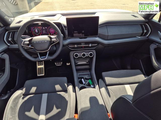 Skoda Kodiaq Sportline 1.5 TSI 204PS PHEV DSG schwenkb. AHK elektr. PanoDach HUD Alcantara PDC v+h 360&deg;Kamera CANTON Sound Klimaautomatik Sitzheizung Lenkradheizung Navi Apple CarPlay Android Auto 2xKeyless 19"LM vollelektr. Reichweite 116KM 