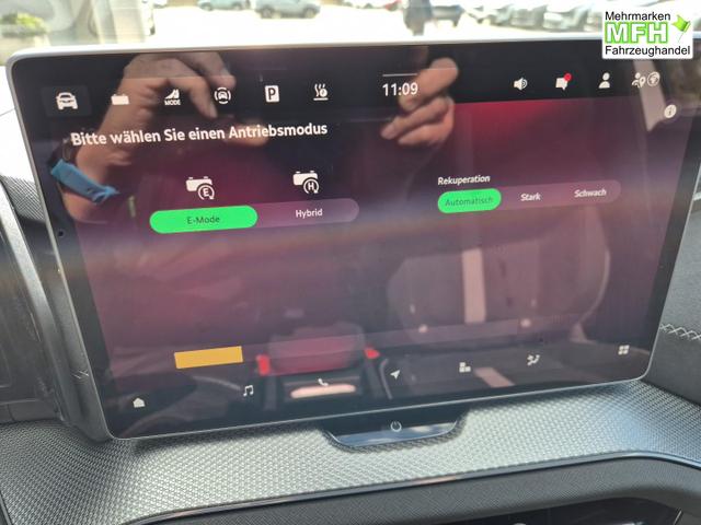 Skoda Kodiaq Sportline 1.5 TSI 204PS PHEV DSG schwenkb. AHK elektr. PanoDach HUD Alcantara PDC v+h 360&deg;Kamera CANTON Sound Klimaautomatik Sitzheizung Lenkradheizung Navi Apple CarPlay Android Auto 2xKeyless 19"LM vollelektr. Reichweite 116KM 