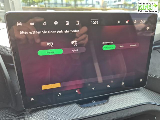 Skoda Kodiaq Sportline 1.5 TSI 204PS PHEV DSG schwenkb. AHK elektr. PanoDach HUD Alcantara PDC v+h 360&deg;Kamera CANTON Sound Klimaautomatik Sitzheizung Lenkradheizung Navi Apple CarPlay Android Auto 2xKeyless 19"LM vollelektr. Reichweite 116KM 