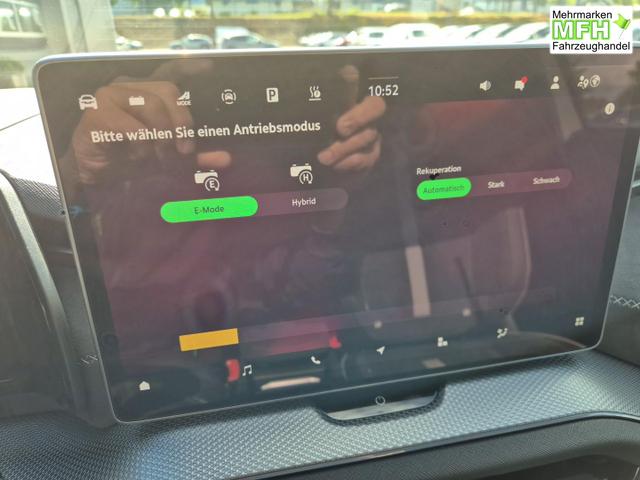 Skoda Kodiaq Sportline 1.5 TSI 204PS PHEV DSG schwenkb. AHK elektr. PanoDach HUD Alcantara PDC v+h 360&deg;Kamera CANTON Sound Klimaautomatik Sitzheizung Lenkradheizung Navi Apple CarPlay Android Auto 2xKeyless 19"LM vollelektr. Reichweite 116KM 