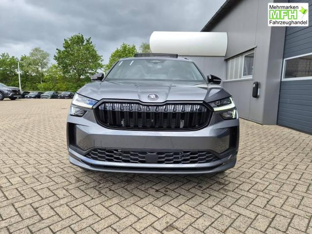 Skoda Kodiaq Sportline 1.5 TSI 204PS PHEV DSG schwenkb. AHK elektr. PanoDach HUD Alcantara PDC v+h 360&deg;Kamera CANTON Sound Klimaautomatik Sitzheizung Lenkradheizung Navi Apple CarPlay Android Auto 2xKeyless 19"LM vollelektr. Reichweite 116KM 