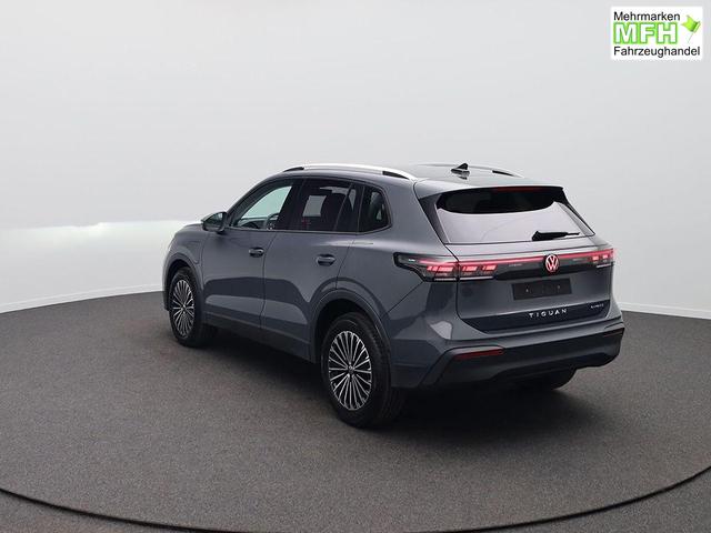 Volkswagen Tiguan Life 1,5 l eHybrid OPF 204PS DSG elekt.AHK Design Paket LED-Plus-Scheinw. elektr. Heckklappe Sitzheizung Lenkradheizung Frontscheibe beheizb. R&uuml;ckf.Kamera Klimaautomatik VW-Radio Bluetooth wireless Apple CarPlay + Android Auto PDC v+h ACC 2xKeyle 