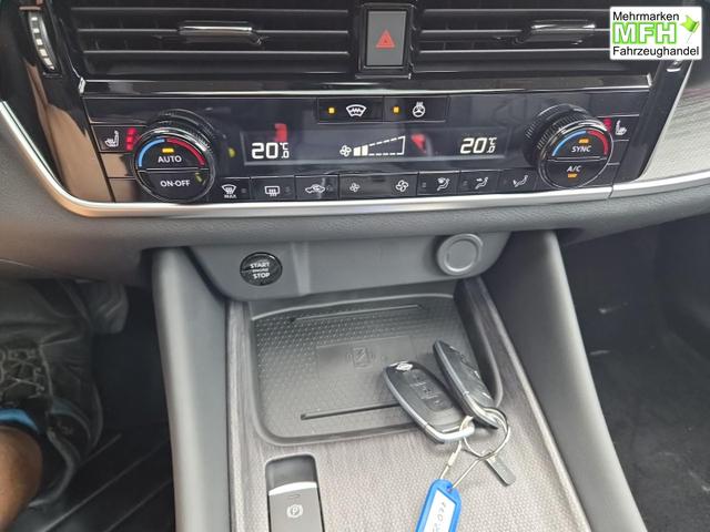 Nissan Qashqai 1.3 DIG-T MHEV 158 PS X-Tronic Tekna Voll-Leder Klimaautomatik PanoGlasdach Sitzheizung Lenkradheizung Navi Head-Up Display elektr. Heckklappe ACC PDC v+h 360&deg;Kamera DAB Bluetooth Touchscreen Apple CarPlay Android Auto 19"LM 