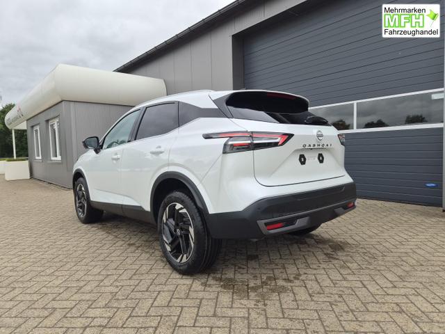 Nissan Qashqai 1.3 DIG-T MHEV 158 PS X-Tronic N-Connecta Teil-Leder PanoGlasdach Klimaautomatik Sitzheizung Lenkradheizung Navi ACC PDC v+h 360&deg;Kamera DAB Bluetooth Touchscreen Apple CarPlay Android Auto 18"LM 