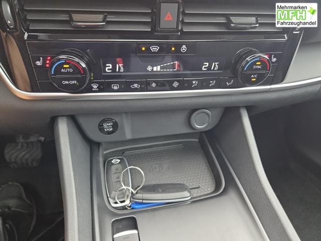 Nissan Qashqai 1.3 DIG-T MHEV 158 PS X-Tronic N-Connecta Teil-Leder PanoGlasdach Klimaautomatik Sitzheizung Lenkradheizung Navi ACC PDC v+h 360&deg;Kamera DAB Bluetooth Touchscreen Apple CarPlay Android Auto 18"LM 