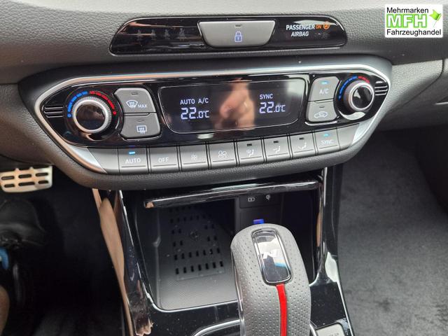 Hyundai i30 Kombi 1.6 T-GDI 150PS Automatik N-Line Sitzheizung Lenkradheizung Klimaautomatik Navi 10,3"-Touchscreen Bluelink Apple CarPlay + Android Auto PDC v+h R&uuml;ckf.Kamera 18-LM 