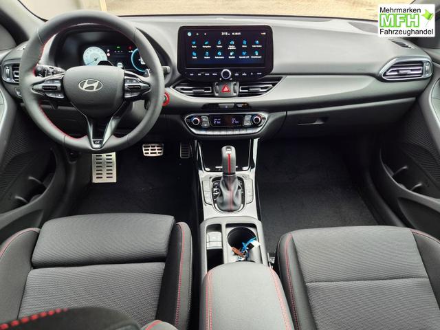 Hyundai i30 Kombi 1.6 T-GDI 150PS Automatik N-Line Sitzheizung Lenkradheizung Klimaautomatik Navi 10,3"-Touchscreen Bluelink Apple CarPlay + Android Auto PDC v+h R&uuml;ckf.Kamera 18-LM 