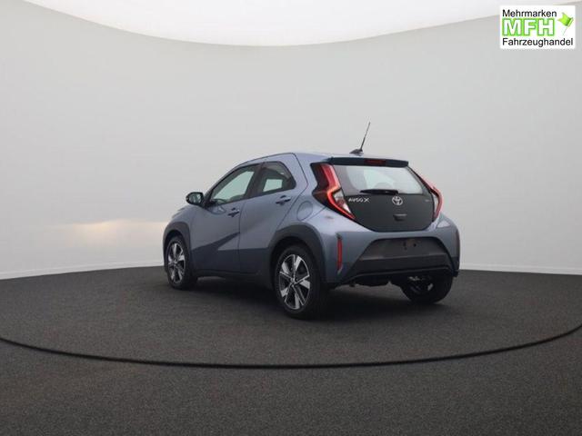 Toyota Aygo X Pure 1.5 Hybrid 116PS Automatik Sitzheizung Klimaautomatik R&uuml;ckf.Kamera AbstandsTempomat Nebelscheinw. Multifunktionslenkrad Bluetooth Touchscreen Apple CarPlay + Android Auto 2xKeyless 