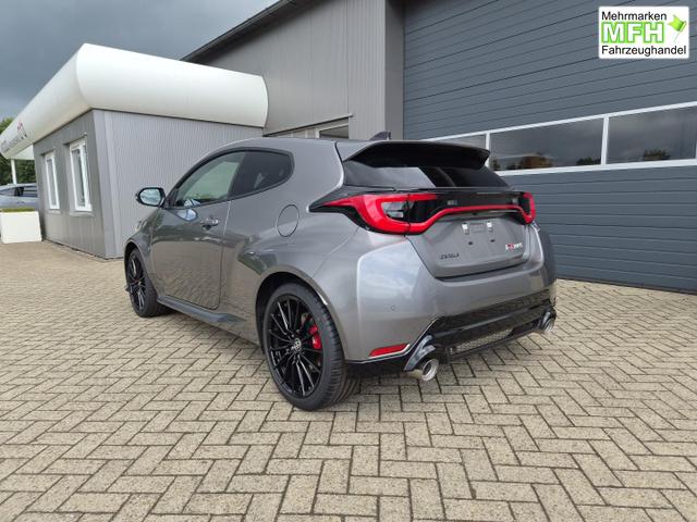 Toyota GR Yaris 1.6 Turbo 280PS Automatik 4x4 High Performance Klimaautomatik Lenkradheizung Sitzheizung JBL Premiumsound Navi Bluetooth DAB Apple CarPlay Android Auto2x Keyless ACC R&uuml;ckf.Kamera PDC v+h 18-LM 