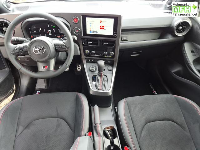 Toyota GR Yaris 1.6 Turbo 280PS Automatik 4x4 High Performance Klimaautomatik Lenkradheizung Sitzheizung JBL Premiumsound Navi Bluetooth DAB Apple CarPlay Android Auto2x Keyless ACC R&uuml;ckf.Kamera PDC v+h 18-LM 