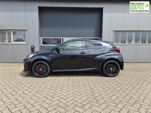 Toyota GR Yaris 1.6 Turbo 280PS Automatik 4x4 High Performance Klimaautomatik Lenkradheizung Sitzheizung JBL Premiumsound Navi Bluetooth DAB Apple CarPlay Android Auto2x Keyless ACC R&uuml;ckf.Kamera PDC v+h 18-LM 