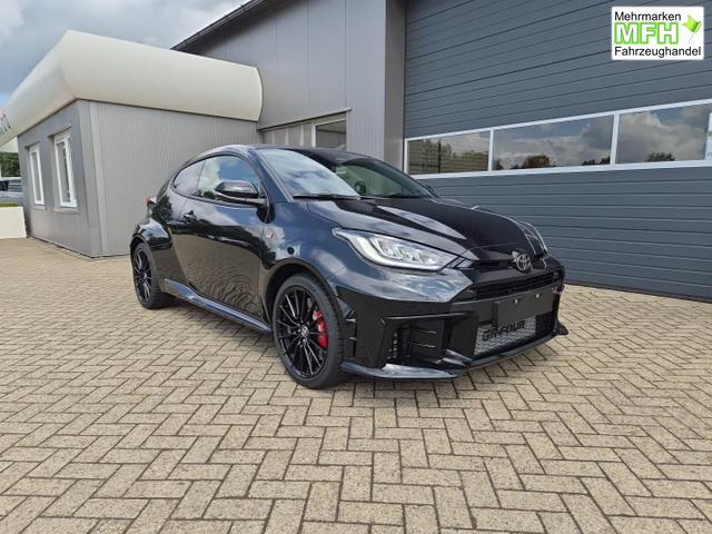 Toyota GR Yaris 1.6 Turbo 280PS Automatik 4x4 High Performance Klimaautomatik Lenkradheizung Sitzheizung JBL Premiumsound Navi Bluetooth DAB Apple CarPlay Android Auto2x Keyless ACC R&uuml;ckf.Kamera PDC v+h 18-LM 
