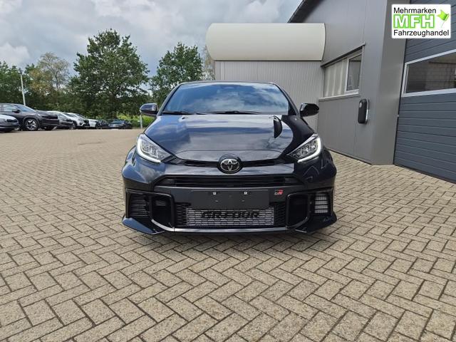 Toyota GR Yaris 1.6 Turbo 280PS Automatik 4x4 High Performance Klimaautomatik Lenkradheizung Sitzheizung JBL Premiumsound Navi Bluetooth DAB Apple CarPlay Android Auto2x Keyless ACC R&uuml;ckf.Kamera PDC v+h 18-LM 