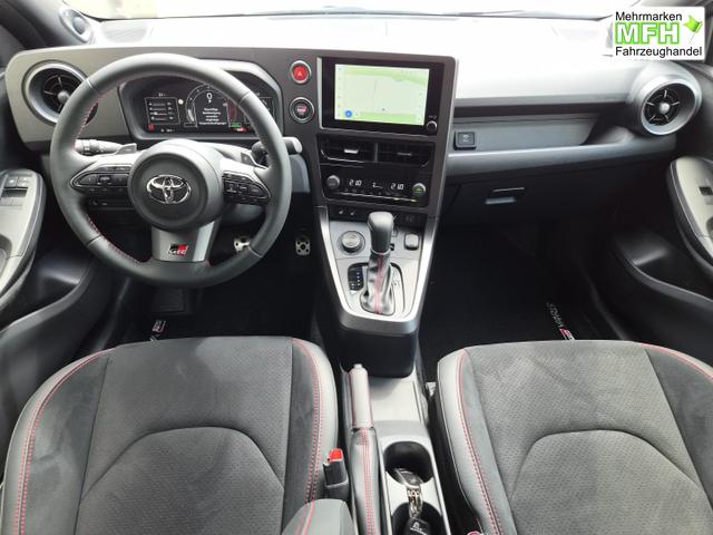 Toyota GR Yaris 1.6 Turbo 280PS Automatik 4x4 High Performance Klimaautomatik Lenkradheizung Sitzheizung JBL Premiumsound Navi Bluetooth DAB Apple CarPlay Android Auto2x Keyless ACC R&uuml;ckf.Kamera PDC v+h 18-LM 