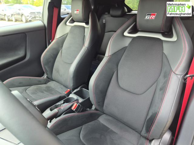 Toyota GR Yaris 1.6 Turbo 280PS Automatik 4x4 High Performance Klimaautomatik Lenkradheizung Sitzheizung JBL Premiumsound Navi Bluetooth DAB Apple CarPlay Android Auto2x Keyless ACC R&uuml;ckf.Kamera PDC v+h 18-LM 