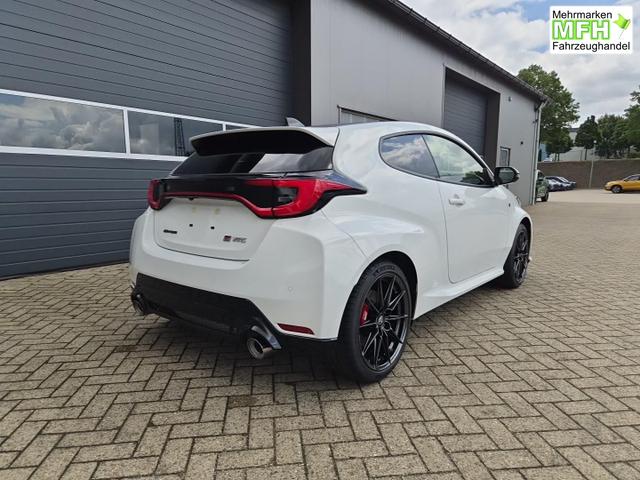Toyota GR Yaris 1.6 Turbo 280PS Automatik 4x4 High Performance BBS Felgen Klimaautomatik Lenkradheizung Sitzheizung JBL Premiumsound Navi Bluetooth DAB Apple CarPlay Android Auto2x Keyless ACC R&uuml;ckf.Kamera PDC v+h 18-LM 