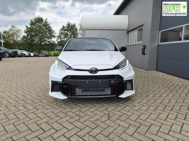 Toyota GR Yaris 1.6 Turbo 280PS Automatik 4x4 High Performance BBS Felgen Klimaautomatik Lenkradheizung Sitzheizung JBL Premiumsound Navi Bluetooth DAB Apple CarPlay Android Auto2x Keyless ACC R&uuml;ckf.Kamera PDC v+h 18-LM 