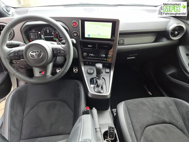 Toyota GR Yaris 1.6 Turbo 280PS Automatik 4x4 High Performance BBS Felgen Klimaautomatik Lenkradheizung Sitzheizung JBL Premiumsound Navi Bluetooth DAB Apple CarPlay Android Auto2x Keyless ACC R&uuml;ckf.Kamera PDC v+h 18-LM 