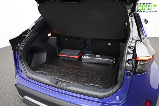 Toyota Yaris Cross 1.5-l 130PS HEV Automatik Style Matrix-LED 4xKamera elektr. Heckklappe Sitzheizung Lenkradheizung Klimaautomatik Navi Bluetooth wireless Apple CarPlay + Android Auto ACC PDC v+h 18"LM 