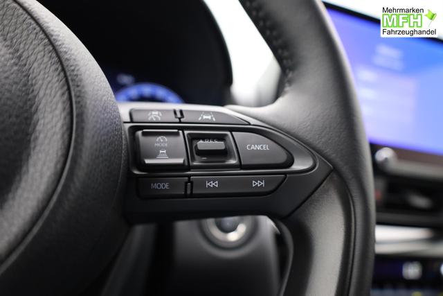 Toyota Yaris Cross 1.5-l 130PS HEV Automatik Style Matrix-LED 4xKamera elektr. Heckklappe Sitzheizung Lenkradheizung Klimaautomatik Navi Bluetooth wireless Apple CarPlay + Android Auto ACC PDC v+h 18"LM 