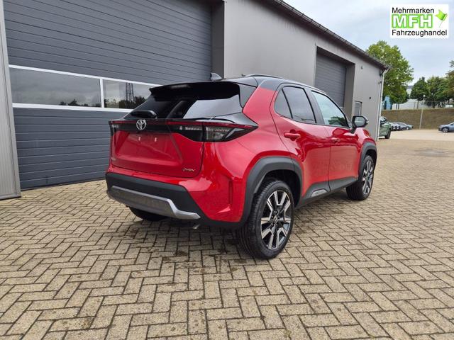 Toyota Yaris Cross 1.5-l 130PS HEV Automatik Style Matrix-LED 4xKamera elektr. Heckklappe Sitzheizung Lenkradheizung Klimaautomatik Navi Bluetooth wireless Apple CarPlay + Android Auto ACC PDC v+h 18"LM 