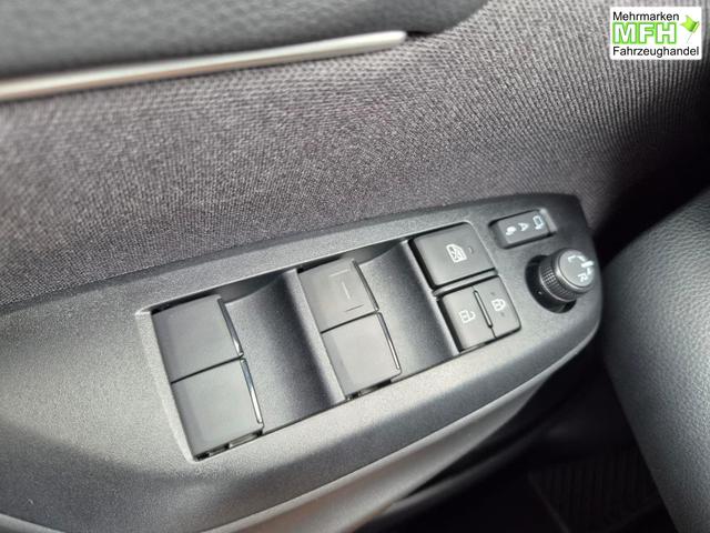 Toyota Yaris Cross 1.5-l 130PS HEV Automatik Style Matrix-LED 4xKamera elektr. Heckklappe Sitzheizung Lenkradheizung Klimaautomatik Navi Bluetooth wireless Apple CarPlay + Android Auto ACC PDC v+h 18"LM 