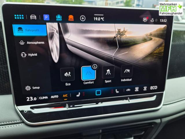 Volkswagen Tiguan Life 1,5 l eHybrid OPF 204PS DSG elekt.AHK Design Paket LED-Plus-Scheinw. elektr. Heckklappe Sitzheizung Lenkradheizung R&uuml;ckf.Kamera Klimaautomatik VW-Radio Bluetooth wireless Apple CarPlay + Android Auto PDC v+h ACC 2xKeyless Digital Cockpit 