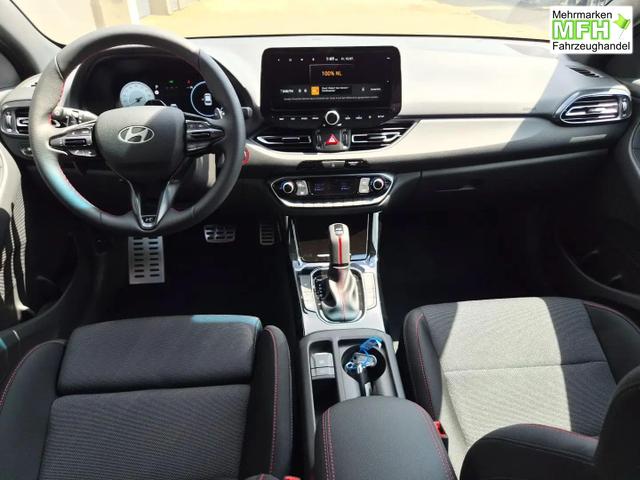 Hyundai i30 Kombi 1.6 T-GDI 150PS Automatik N-Line Sitzheizung Lenkradheizung Klimaautomatik Navi 10,3"-Touchscreen Bluelink Apple CarPlay + Android Auto PDC v+h R&uuml;ckf.Kamera 18-LM 