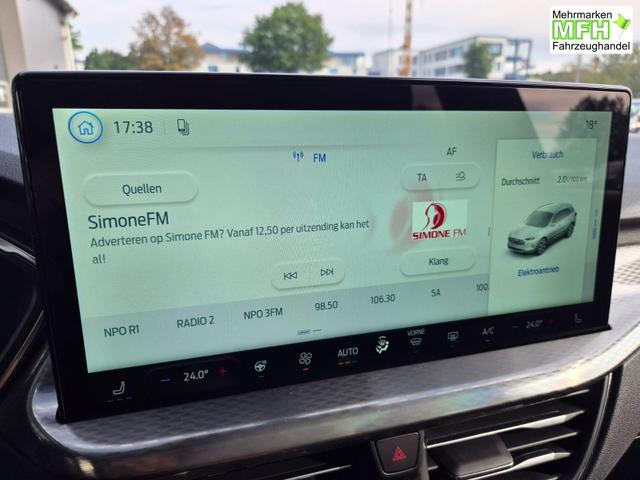 Ford Kuga Titanium 243PS PHEV Automatik schwenkb. AHK elektr. PanoDach Sitzheizung v+h Lenkradheizung Frontscheibe beheizb. Klimaautomatik Navi SYNC4 Apple CarPlay Android Auto Touchscreen PDC 4xKamera 2xKeyless 17"LM vollelektr. Reichweite 66KM 