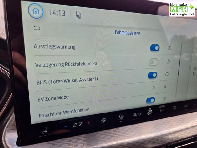 Ford Kuga Titanium 243PS PHEV Automatik elektr. PanoDach Sitzheizung v+h Lenkradheizung Frontscheibe beheizb. Klimaautomatik Navi SYNC4 Apple CarPlay Android Auto Touchscreen PDC 4xKamera 2xKeyless 17"LM vollelektr. Reichweite 66KM 