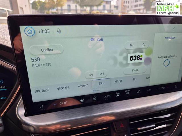 Ford Kuga Titanium 243PS PHEV Automatik schwenkb. AHK elektr. PanoDach Sitzheizung v+h Lenkradheizung Frontscheibe beheizb. Klimaautomatik Navi SYNC4 Apple CarPlay Android Auto Touchscreen PDC 4xKamera 2xKeyless 17"LM vollelektr. Reichweite 66KM 