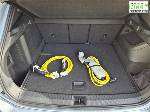 Volkswagen Tiguan Life 1,5 l eHybrid OPF 204PS DSG Design Paket "Dark" LED-Plus-Scheinw. elektr. Heckklappe Sitzheizung v+h Lenkradheizung R&uuml;ckf.Kamera Klimaautomatik VW-Radio Bluetooth wireless Apple CarPlay + Android Auto PDC ACC 2xKeyless Digital Cockpit 